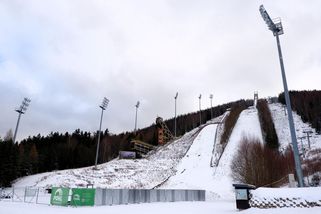 Oprava můstků v Harrachově přerostla ve spor, který otřásl skokanským sportem - Seznam Zprávy